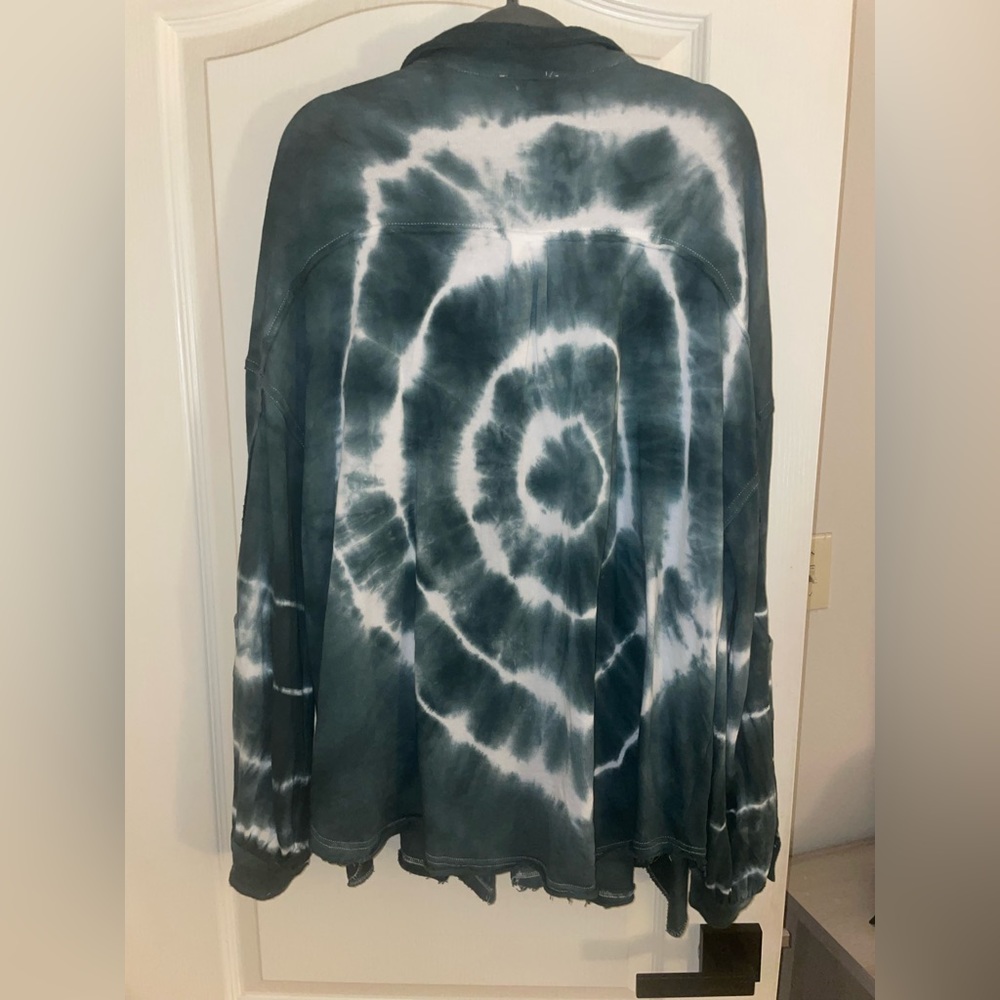 Vici Tie-Dye Button Down - Picture 2 of 7